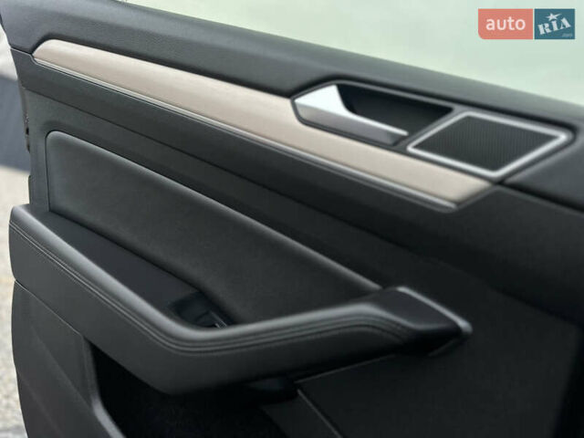 Черный Фольксваген Пассат, объемом двигателя 1.97 л и пробегом 237 тыс. км за 21999 $, фото 31 на Automoto.ua