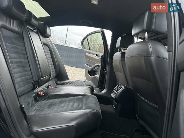 Черный Фольксваген Пассат, объемом двигателя 1.97 л и пробегом 237 тыс. км за 21999 $, фото 23 на Automoto.ua