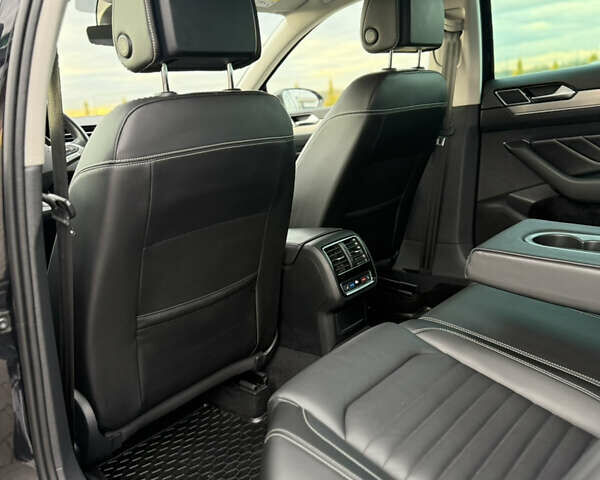 Черный Фольксваген Пассат, объемом двигателя 2 л и пробегом 191 тыс. км за 25700 $, фото 103 на Automoto.ua