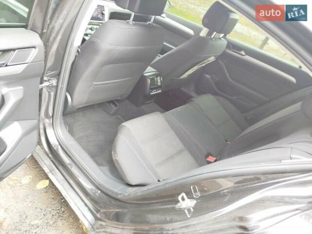 Черный Фольксваген Пассат, объемом двигателя 1.97 л и пробегом 190 тыс. км за 9800 $, фото 2 на Automoto.ua