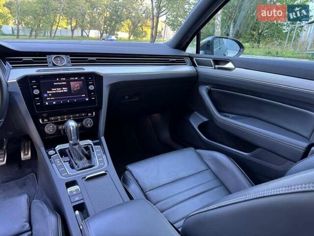 Черный Фольксваген Пассат, объемом двигателя 1.97 л и пробегом 120 тыс. км за 21900 $, фото 5 на Automoto.ua
