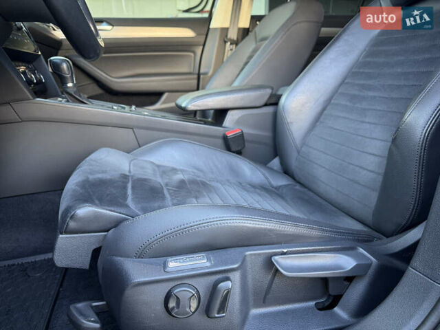 Черный Фольксваген Пассат, объемом двигателя 1.97 л и пробегом 234 тыс. км за 21499 $, фото 22 на Automoto.ua