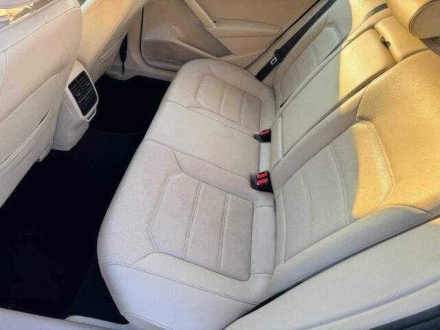 Чорний Фольксваген Пассат, об'ємом двигуна 2 л та пробігом 34 тис. км за 11200 $, фото 10 на Automoto.ua