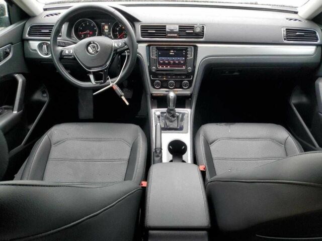 Черный Фольксваген Пассат, объемом двигателя 1.8 л и пробегом 6 тыс. км за 2600 $, фото 5 на Automoto.ua