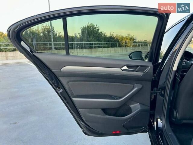 Черный Фольксваген Пассат, объемом двигателя 2 л и пробегом 197 тыс. км за 19800 $, фото 29 на Automoto.ua