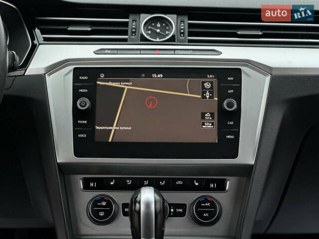 Черный Фольксваген Пассат, объемом двигателя 1.97 л и пробегом 237 тыс. км за 21999 $, фото 30 на Automoto.ua