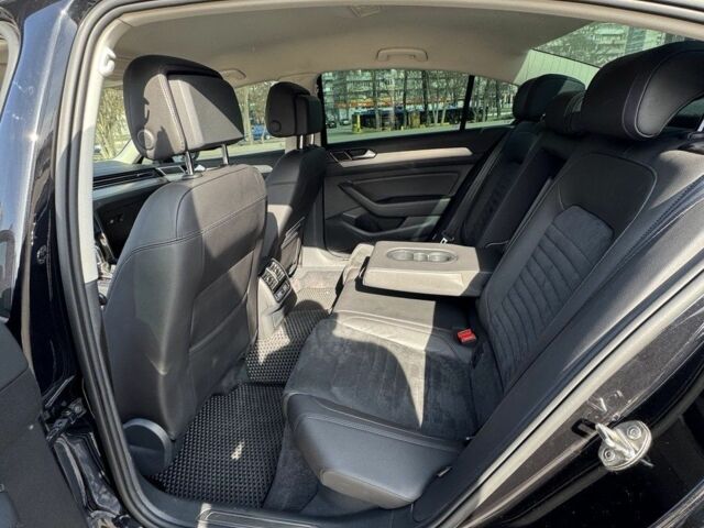 Чорний Фольксваген Пассат, об'ємом двигуна 0 л та пробігом 186 тис. км за 25000 $, фото 6 на Automoto.ua