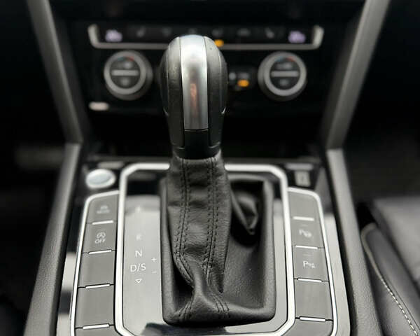 Черный Фольксваген Пассат, объемом двигателя 2 л и пробегом 191 тыс. км за 25700 $, фото 108 на Automoto.ua