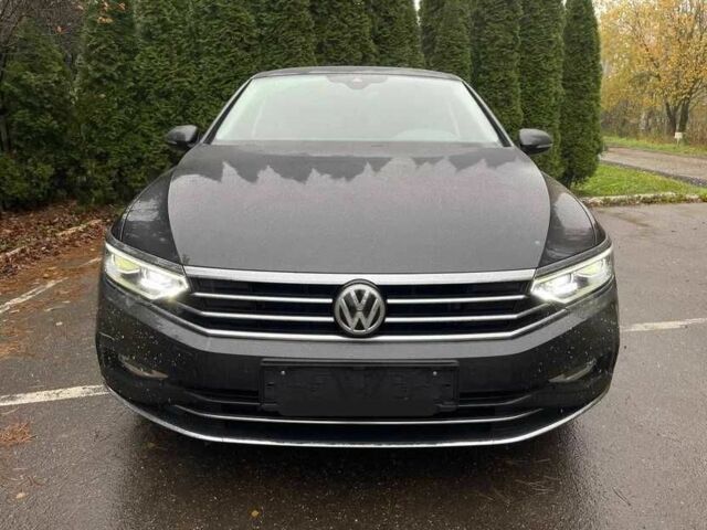 Чорний Фольксваген Пассат, об'ємом двигуна 2 л та пробігом 176 тис. км за 15000 $, фото 2 на Automoto.ua