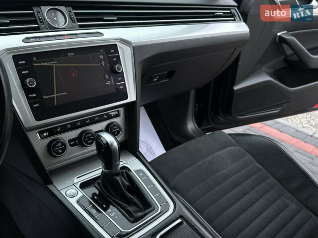 Черный Фольксваген Пассат, объемом двигателя 1.97 л и пробегом 237 тыс. км за 21999 $, фото 35 на Automoto.ua