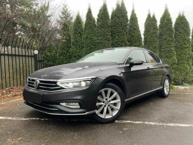 Чорний Фольксваген Пассат, об'ємом двигуна 2 л та пробігом 176 тис. км за 15000 $, фото 3 на Automoto.ua