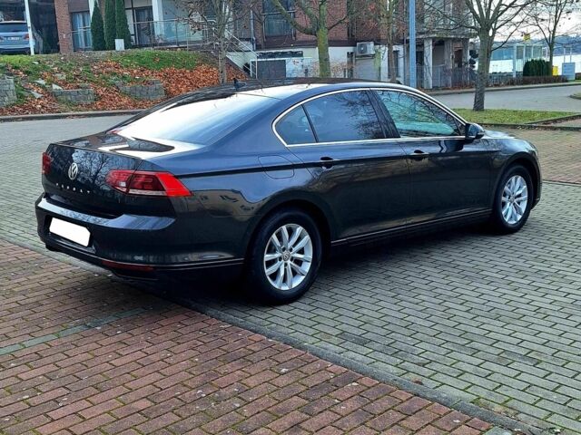 Черный Фольксваген Пассат, объемом двигателя 2 л и пробегом 108 тыс. км за 10600 $, фото 5 на Automoto.ua