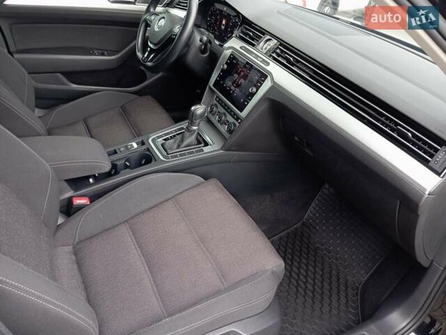 Черный Фольксваген Пассат, объемом двигателя 1.8 л и пробегом 73 тыс. км за 22500 $, фото 26 на Automoto.ua