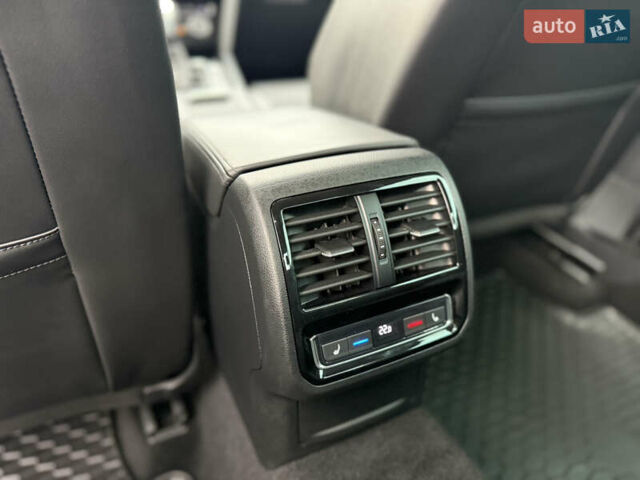 Черный Фольксваген Пассат, объемом двигателя 2 л и пробегом 191 тыс. км за 25700 $, фото 106 на Automoto.ua