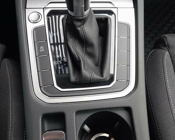 Черный Фольксваген Пассат, объемом двигателя 1.8 л и пробегом 73 тыс. км за 22500 $, фото 16 на Automoto.ua