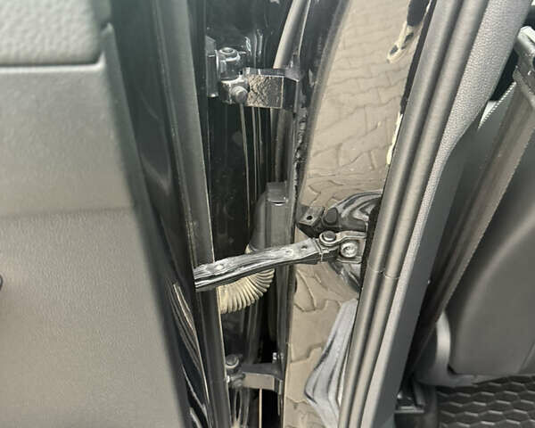 Черный Фольксваген Пассат, объемом двигателя 2 л и пробегом 191 тыс. км за 25700 $, фото 129 на Automoto.ua