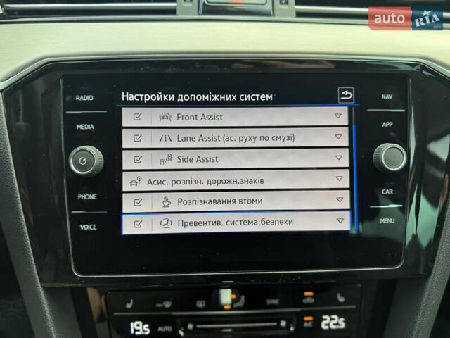 Черный Фольксваген Пассат, объемом двигателя 2 л и пробегом 98 тыс. км за 37700 $, фото 121 на Automoto.ua