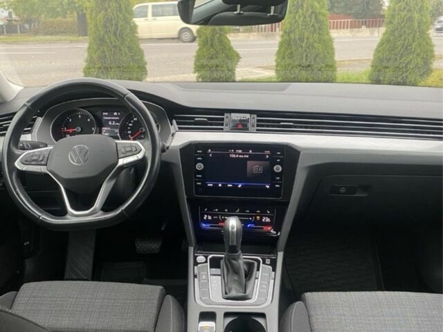 Черный Фольксваген Пассат, объемом двигателя 2 л и пробегом 210 тыс. км за 23599 $, фото 7 на Automoto.ua