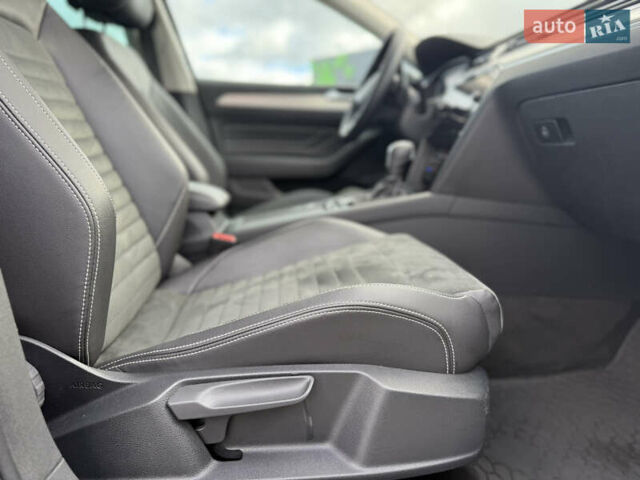 Черный Фольксваген Пассат, объемом двигателя 2 л и пробегом 99 тыс. км за 36500 $, фото 95 на Automoto.ua