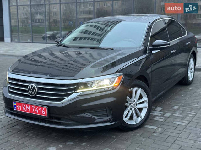Чорний Фольксваген Пассат, об'ємом двигуна 2 л та пробігом 272 тис. км за 13999 $, фото 1 на Automoto.ua