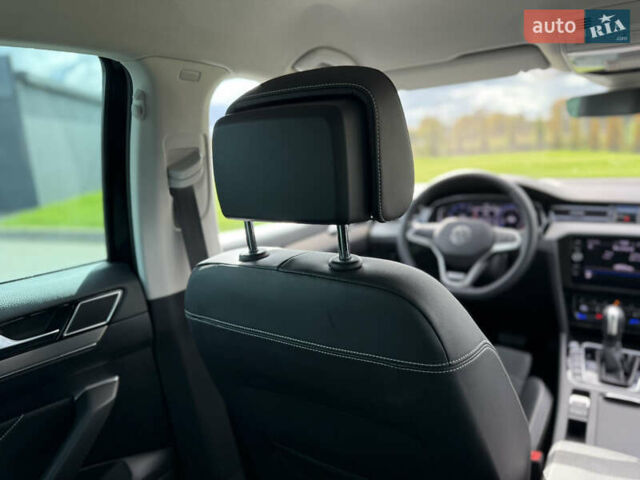 Черный Фольксваген Пассат, объемом двигателя 2 л и пробегом 98 тыс. км за 37700 $, фото 113 на Automoto.ua