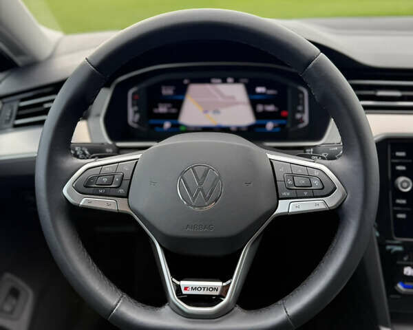 Черный Фольксваген Пассат, объемом двигателя 2 л и пробегом 99 тыс. км за 36500 $, фото 6 на Automoto.ua