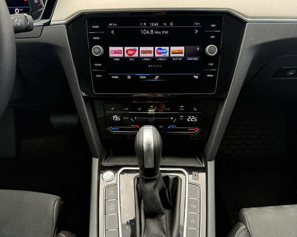 Черный Фольксваген Пассат, объемом двигателя 2 л и пробегом 98 тыс. км за 37700 $, фото 105 на Automoto.ua