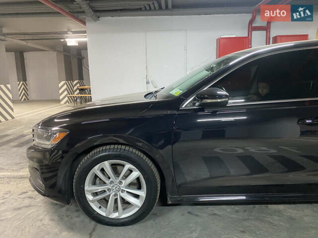Чорний Фольксваген Пассат, об'ємом двигуна 2 л та пробігом 189 тис. км за 18700 $, фото 5 на Automoto.ua
