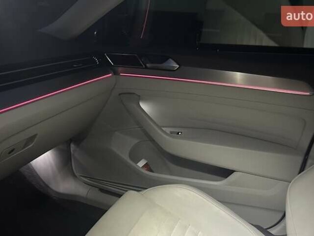 Черный Фольксваген Пассат, объемом двигателя 2 л и пробегом 158 тыс. км за 25550 $, фото 39 на Automoto.ua