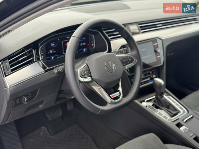 Черный Фольксваген Пассат, объемом двигателя 2 л и пробегом 98 тыс. км за 37700 $, фото 6 на Automoto.ua
