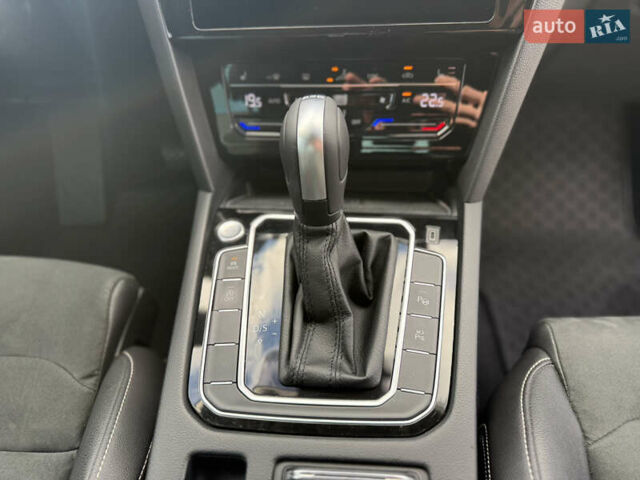 Черный Фольксваген Пассат, объемом двигателя 2 л и пробегом 99 тыс. км за 36500 $, фото 90 на Automoto.ua