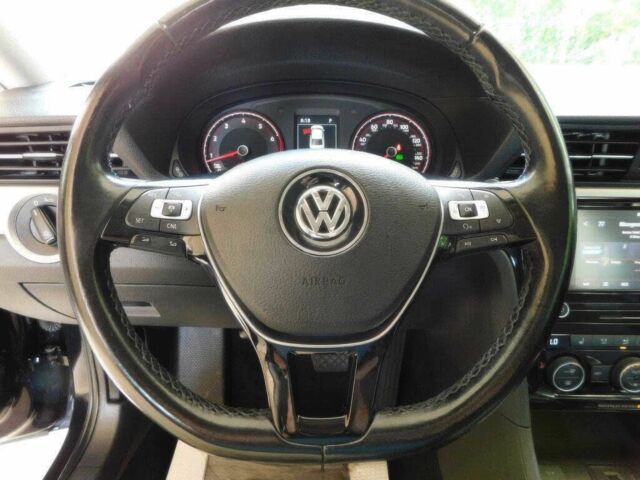 Черный Фольксваген Пассат, объемом двигателя 2 л и пробегом 30 тыс. км за 7800 $, фото 6 на Automoto.ua