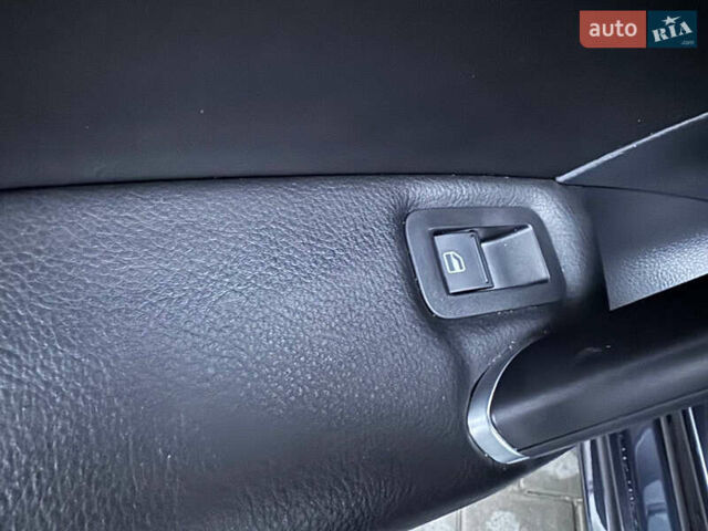 Чорний Фольксваген Пассат, об'ємом двигуна 2 л та пробігом 272 тис. км за 13999 $, фото 26 на Automoto.ua