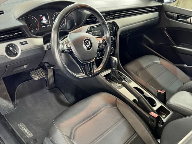 Чорний Фольксваген Пассат, об'ємом двигуна 2 л та пробігом 142 тис. км за 16800 $, фото 12 на Automoto.ua