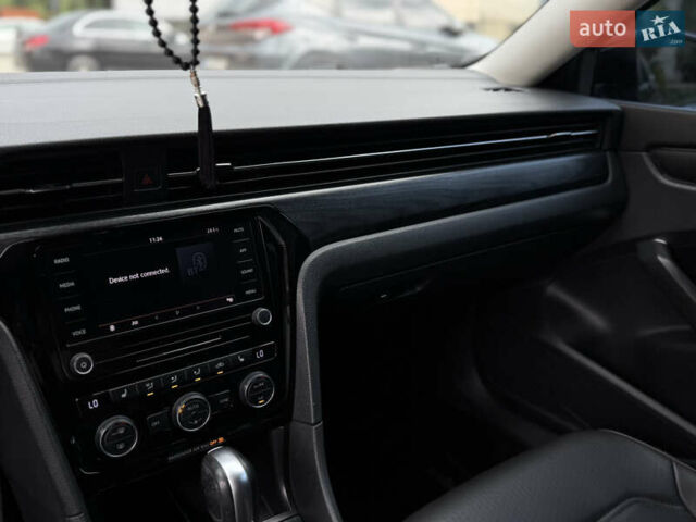 Черный Фольксваген Пассат, объемом двигателя 1.98 л и пробегом 105 тыс. км за 19500 $, фото 10 на Automoto.ua