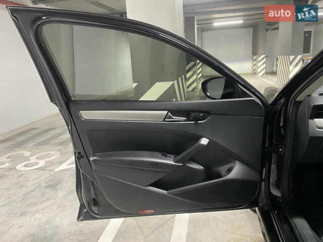 Чорний Фольксваген Пассат, об'ємом двигуна 2 л та пробігом 189 тис. км за 18700 $, фото 14 на Automoto.ua