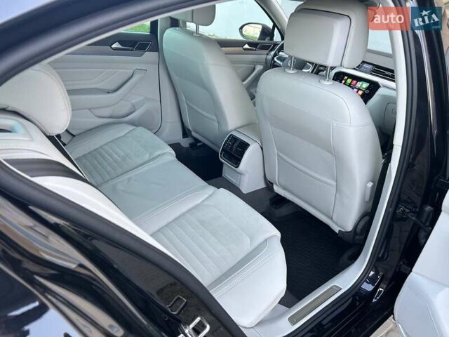 Черный Фольксваген Пассат, объемом двигателя 2 л и пробегом 158 тыс. км за 25550 $, фото 28 на Automoto.ua