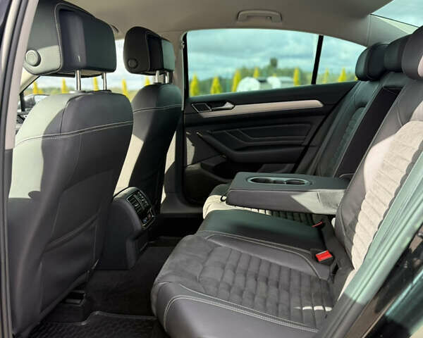 Черный Фольксваген Пассат, объемом двигателя 2 л и пробегом 98 тыс. км за 37700 $, фото 95 на Automoto.ua