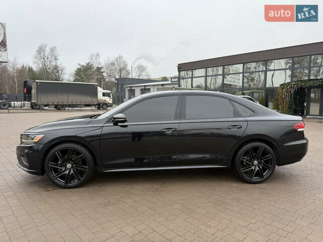 Чорний Фольксваген Пассат, об'ємом двигуна 2 л та пробігом 153 тис. км за 15899 $, фото 6 на Automoto.ua