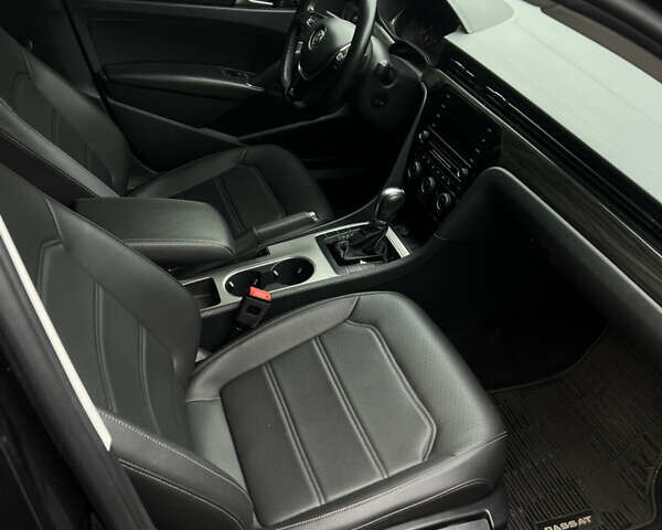 Черный Фольксваген Пассат, объемом двигателя 2 л и пробегом 84 тыс. км за 19950 $, фото 16 на Automoto.ua