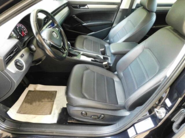 Черный Фольксваген Пассат, объемом двигателя 2 л и пробегом 45 тыс. км за 23000 $, фото 6 на Automoto.ua