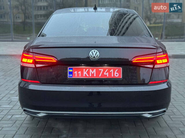 Чорний Фольксваген Пассат, об'ємом двигуна 2 л та пробігом 272 тис. км за 13999 $, фото 6 на Automoto.ua