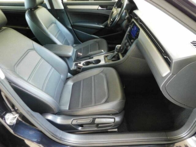 Черный Фольксваген Пассат, объемом двигателя 2 л и пробегом 45 тыс. км за 23000 $, фото 8 на Automoto.ua