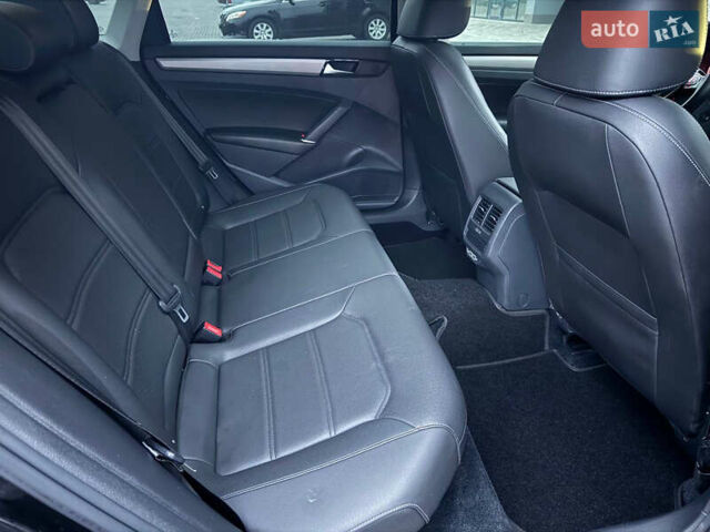 Чорний Фольксваген Пассат, об'ємом двигуна 2 л та пробігом 272 тис. км за 13999 $, фото 24 на Automoto.ua