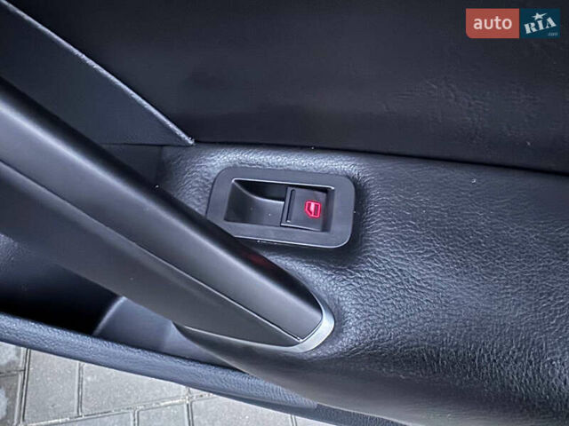 Чорний Фольксваген Пассат, об'ємом двигуна 2 л та пробігом 272 тис. км за 13999 $, фото 23 на Automoto.ua