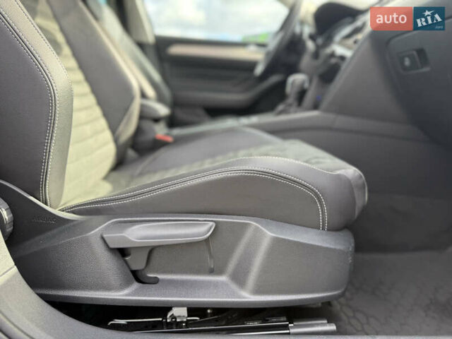 Черный Фольксваген Пассат, объемом двигателя 2 л и пробегом 98 тыс. км за 37700 $, фото 74 на Automoto.ua