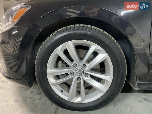 Чорний Фольксваген Пассат, об'ємом двигуна 2 л та пробігом 189 тис. км за 18700 $, фото 10 на Automoto.ua