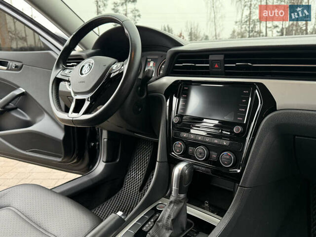 Чорний Фольксваген Пассат, об'ємом двигуна 2 л та пробігом 153 тис. км за 15899 $, фото 36 на Automoto.ua