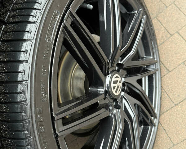 Чорний Фольксваген Пассат, об'ємом двигуна 2 л та пробігом 153 тис. км за 15899 $, фото 24 на Automoto.ua