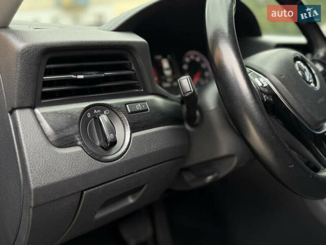 Черный Фольксваген Пассат, объемом двигателя 1.98 л и пробегом 105 тыс. км за 19500 $, фото 11 на Automoto.ua